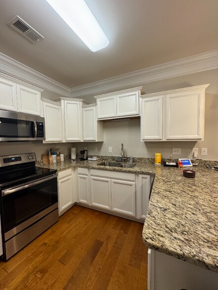 Building Photo - 624 Bonaventure Dr