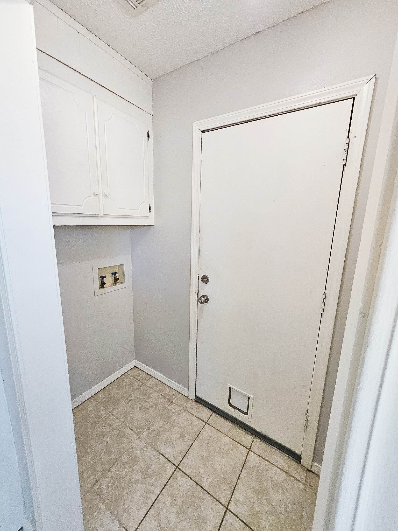 Building Photo - 2513 NW Robinhood Dr