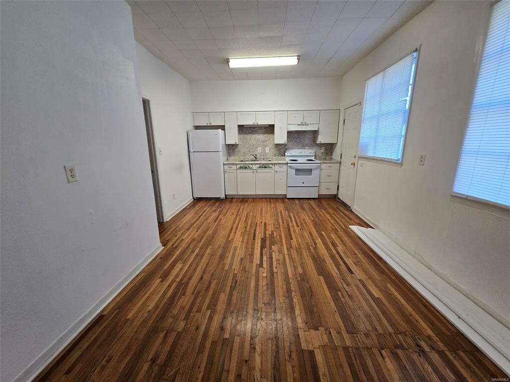 Building Photo - 2300 Plum St