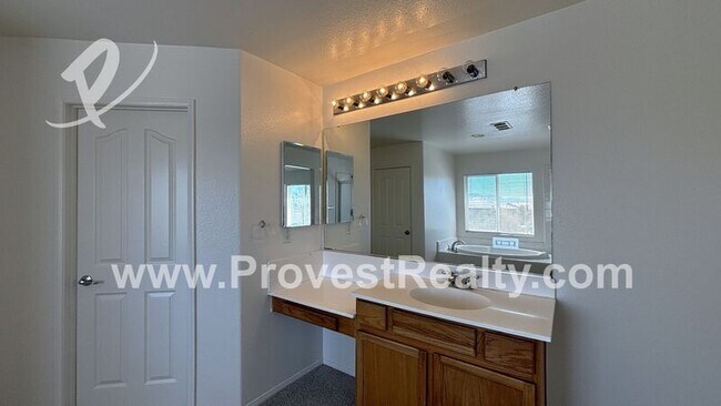 Building Photo - 9489 Sapphire Ave