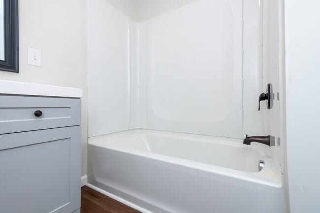 Building Photo - Beautiful 3 Bedroom, 2.5 Bath Home Tucked Away on Cul-de-Sac $1,825/mo rent