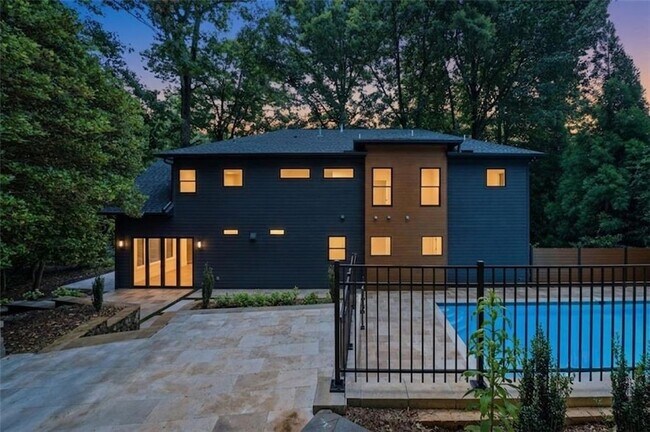 Building Photo - 4250 Carmain Dr NE