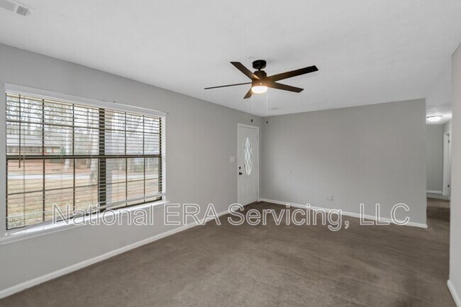 Building Photo - 321 Summerwood Ln