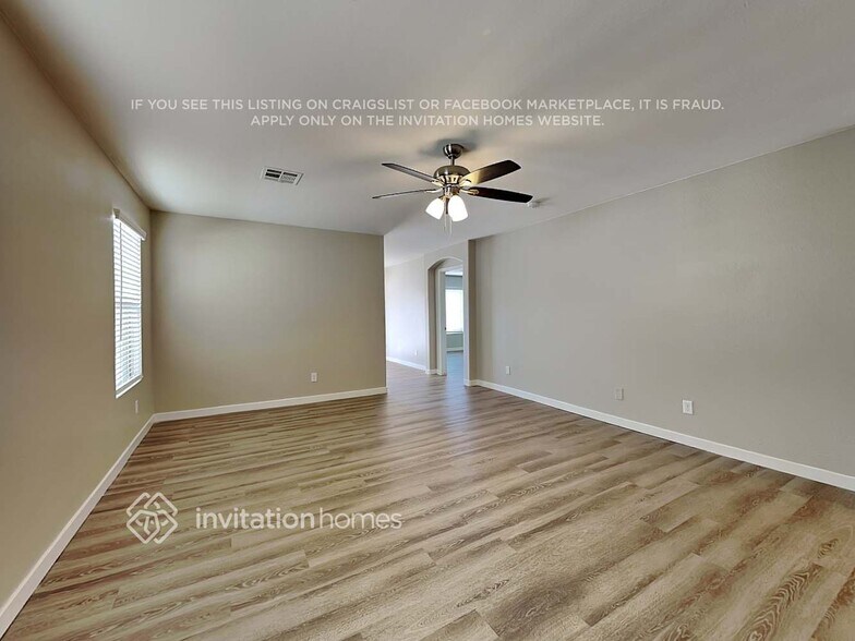 Building Photo - 927 S 239th Ln