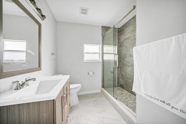 Building Photo - 113 Madrid St