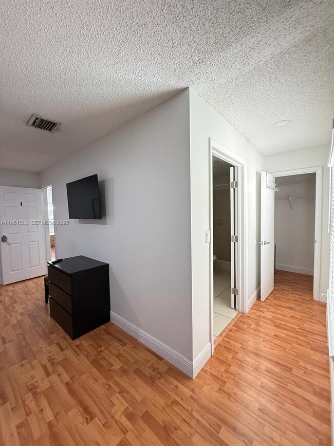 Building Photo - 2566 Coral Springs Dr