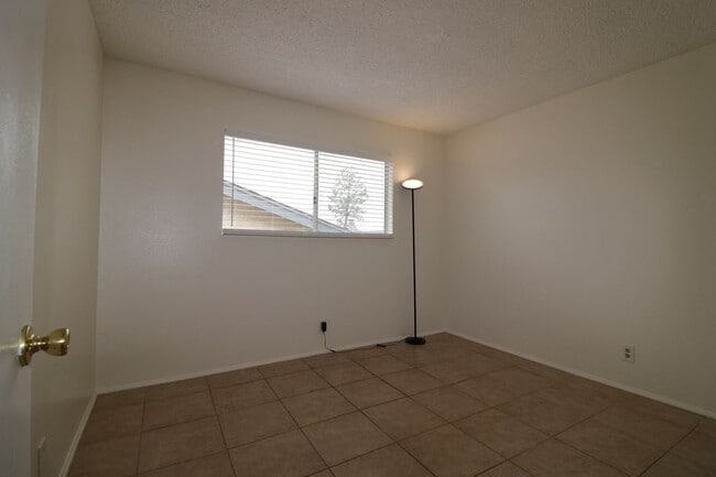 Building Photo - Two story 4/Bed, 2.5/bath  Home for Lease ...
