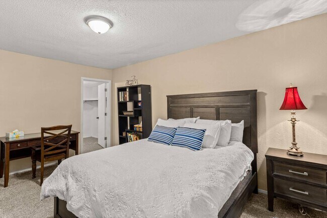 Building Photo - 6 Dogwood Dr