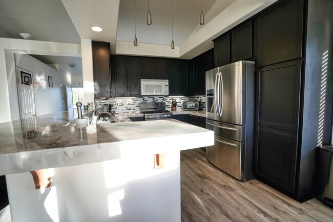 Building Photo - 16087 Bubbling Wells Rd