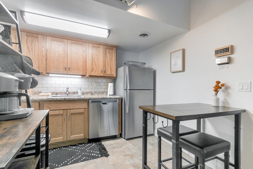 Stainless steel fridge - 515 Donofrio Dr