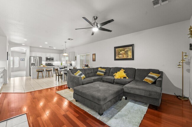 Building Photo - Your Goodyear Retreat Awaits – Updated 4BR...