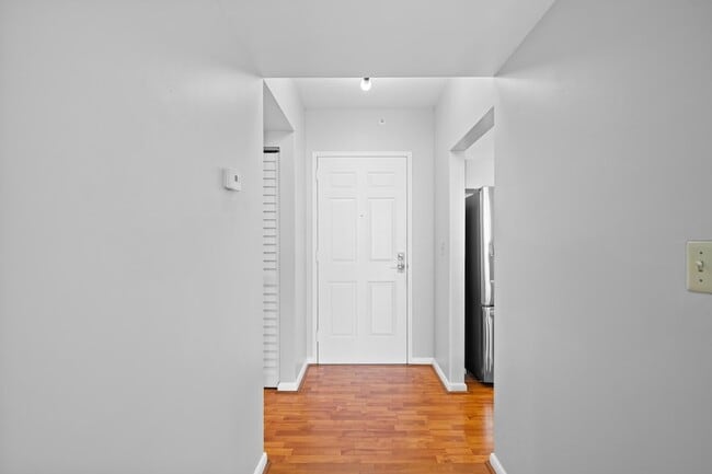 Building Photo - 3020 NE 32nd Ave