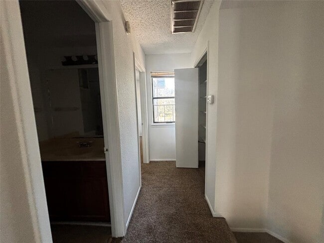 Building Photo - 12413 Deer Falls Dr