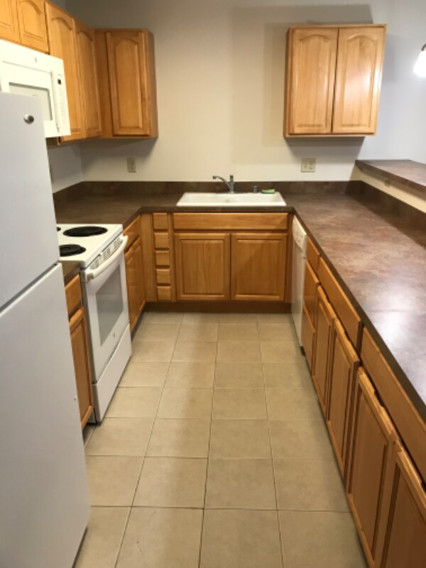 Building Photo - 4220 S 164th St