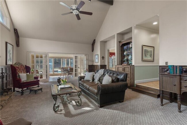 Building Photo - 15905 Westbrook Rd