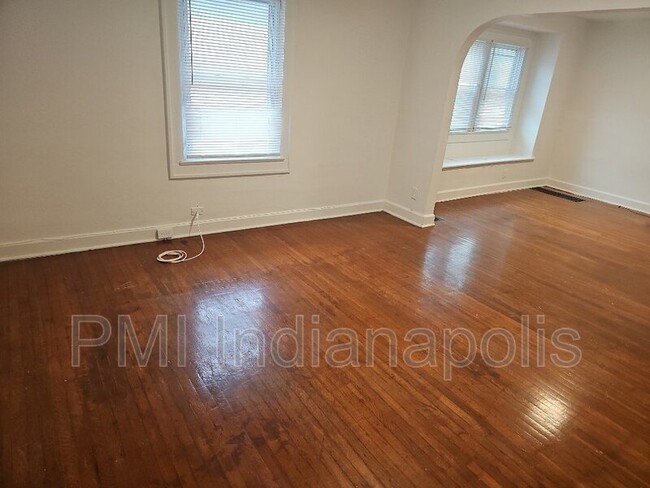 Building Photo - 1305 36th St