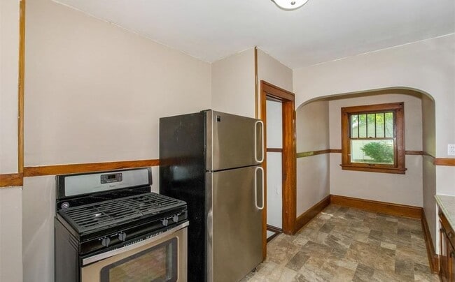 Building Photo - 1050 17th St NE