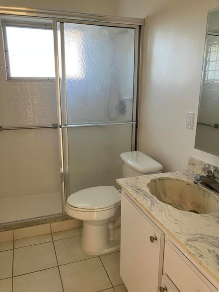 Building Photo - 2556 Dudley Dr E