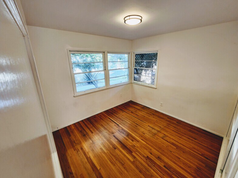 Building Photo - 12914 Rose Ave