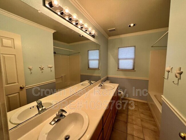 Building Photo - 673 Nacomis Ct