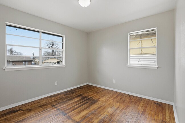 Building Photo - 1520 SE 48th Pl