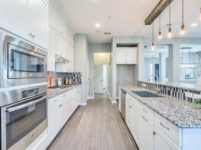 Building Photo - 2930 Grand Oaks Loop