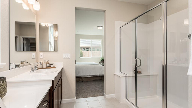 Building Photo - Gorgeous NEW Home in Roseville!