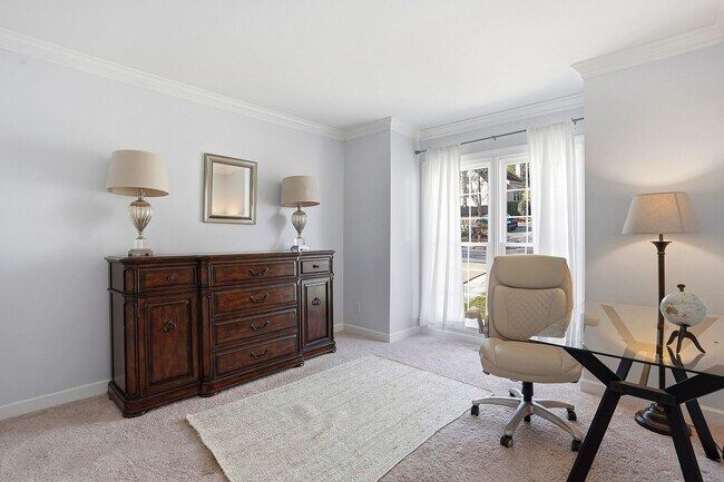 Building Photo - Stunning Home in Desirable Lochmere Community - Available NOW!