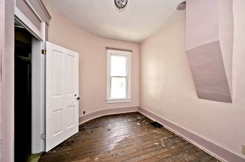 Building Photo - 269 N Vine St