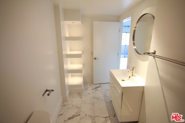 Building Photo - 3949 Los Feliz Blvd