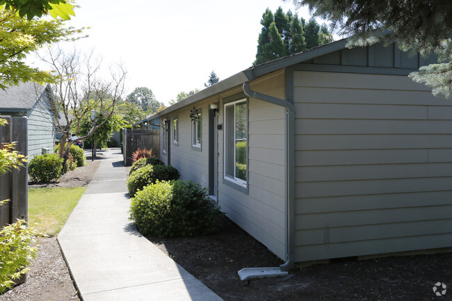 Building Photo - Seneca Terrace