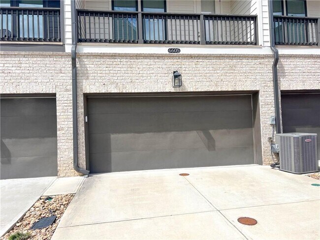 Building Photo - 6605 Beacon Dr