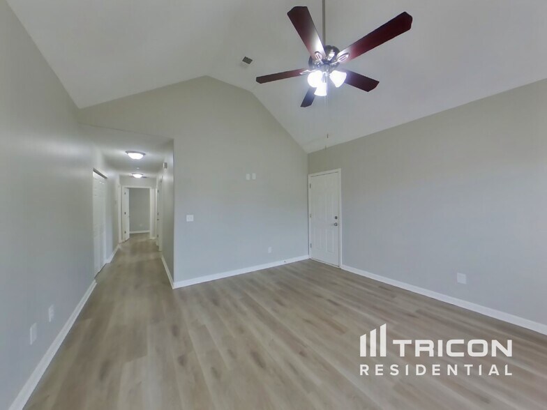 Building Photo - 474 Albion Way