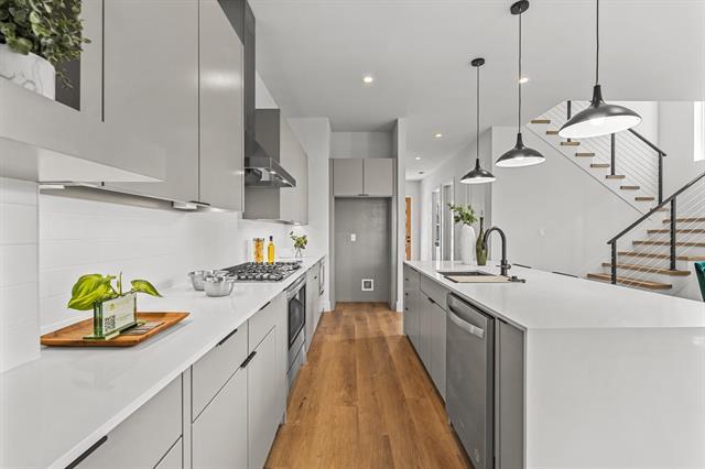 Building Photo - 1619 Bayside St