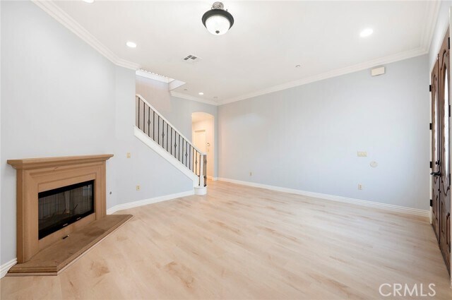 Building Photo - 1018 W Huntington Dr