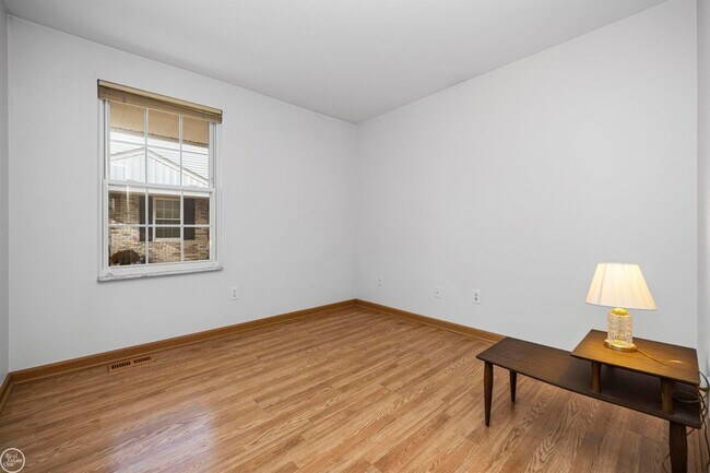 Building Photo - 24692 N Meadow Dr