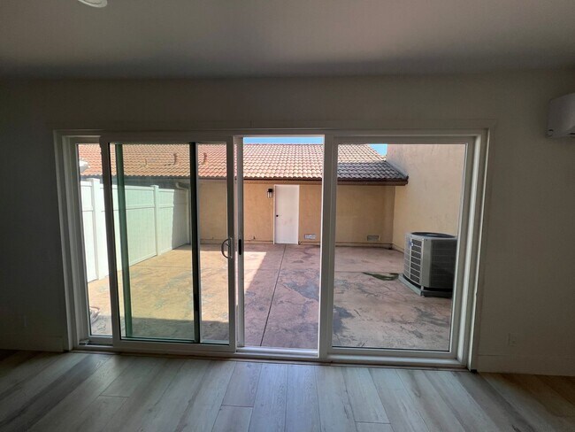 Building Photo - Charming upgraded home!