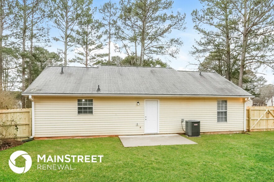 Building Photo - 305 Barr Cir