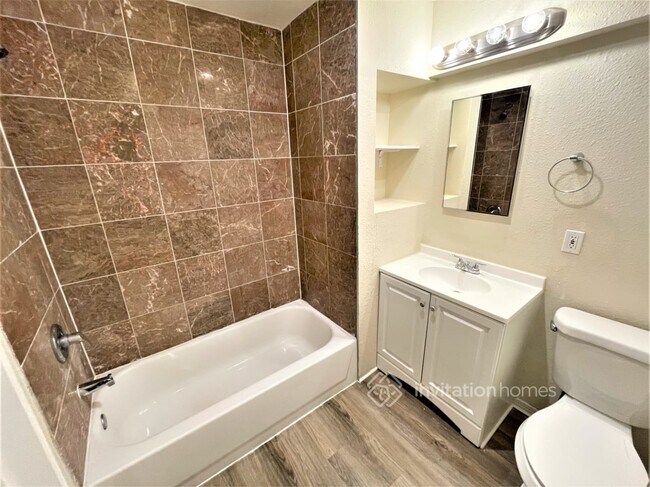 Building Photo - 839 E 133rd Ave