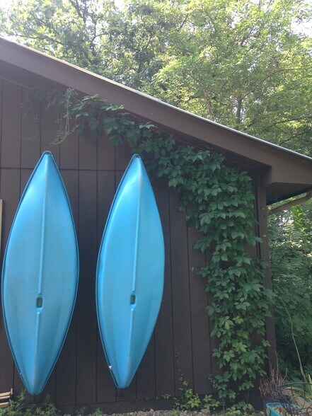 Building Photo - 5309 N River Rd