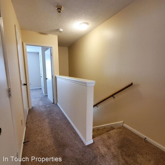 Building Photo - 2 br, 2.5 bath House - 341 Brookfield Road