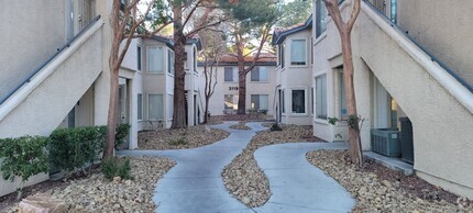 Building Photo - One Bedroom Condo