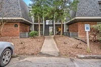 Building Photo - 2 Bed 1.5 bath Condo - Close to UNC!  Beautifully Renovated! $500 off first month's rent!