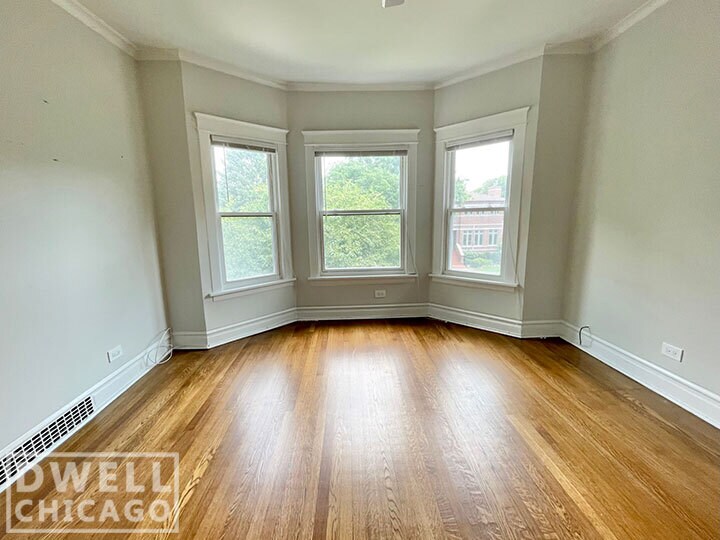 Building Photo - 3818 N Kenneth Ave