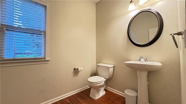 Building Photo - 506 Mirramont Pl