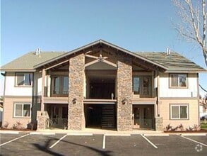 Building Photo - 1 Bed/1 Bath in 55+ Independent Living Com...