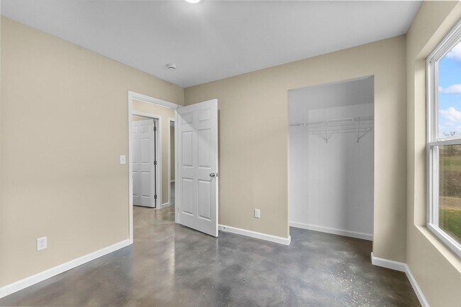 Building Photo - OakWood Acres