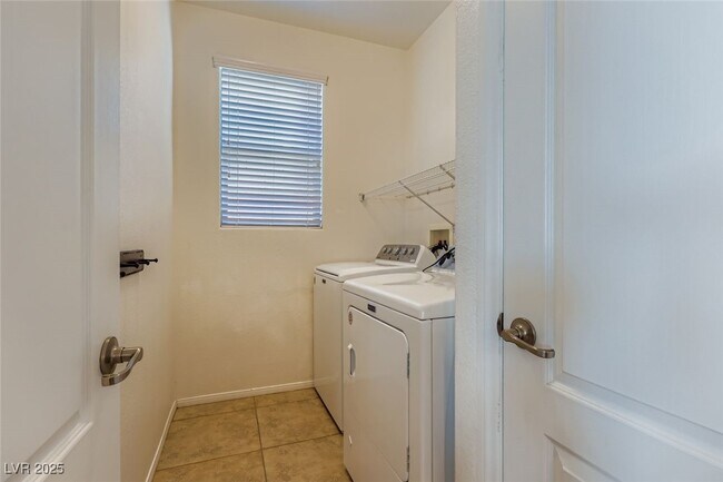 Building Photo - 264 Quail Ranch Dr