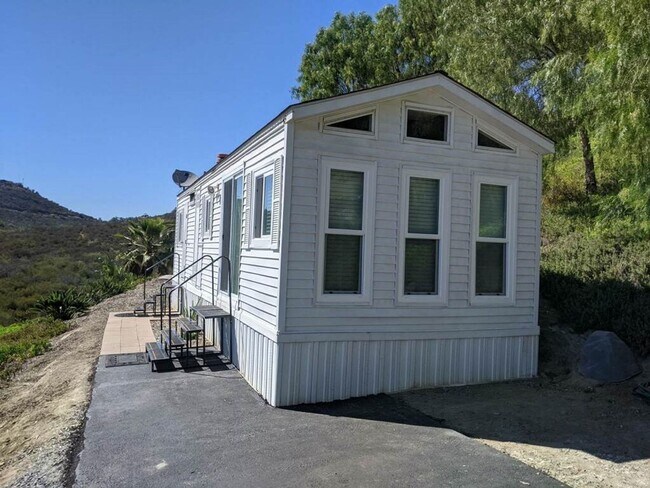 Building Photo - 3512 El Paso Alto Rd