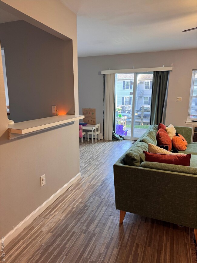 Building Photo - 5 Lexington Hills Rd